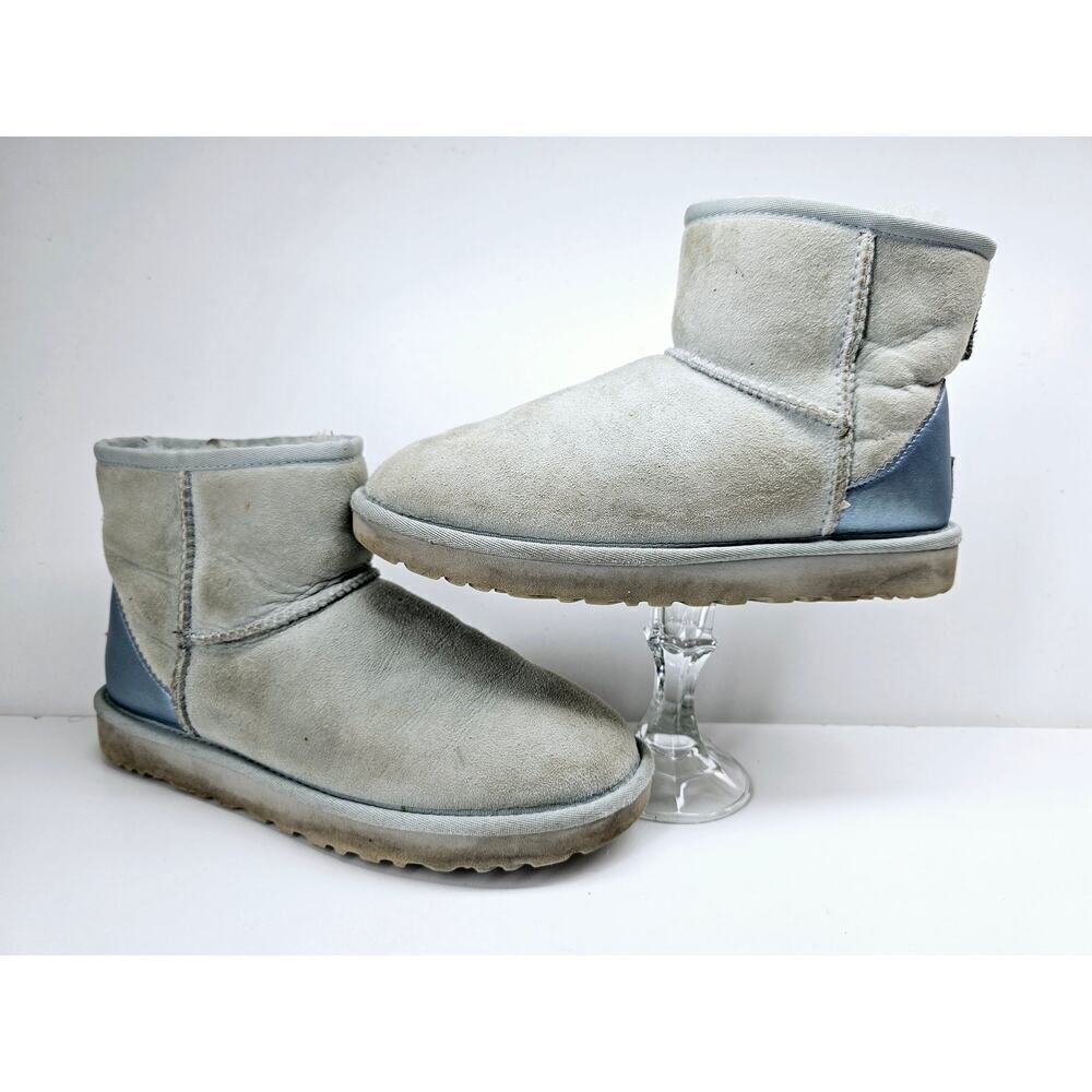 UGG Women 8 Comfy footwear